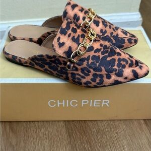CHIC PIER Ladies Push In Pointy With Circle Chain - Animal Size 6